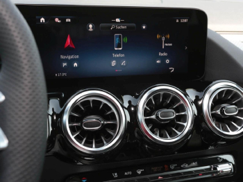 Mercedes-Benz GLA 220 d 4MATIC AMG Panorama Distronic AHK 360°