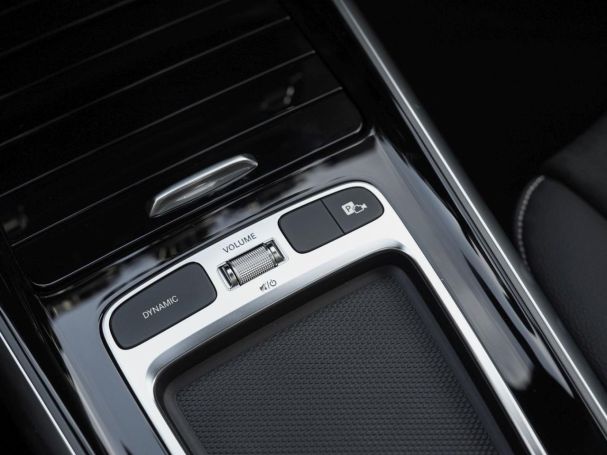 Mercedes-Benz GLA 220 d 4MATIC AMG Night Panorama Distronic