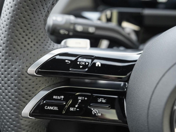 Mercedes-Benz GLA 220 d 4MATIC AMG Night Panorama Distronic