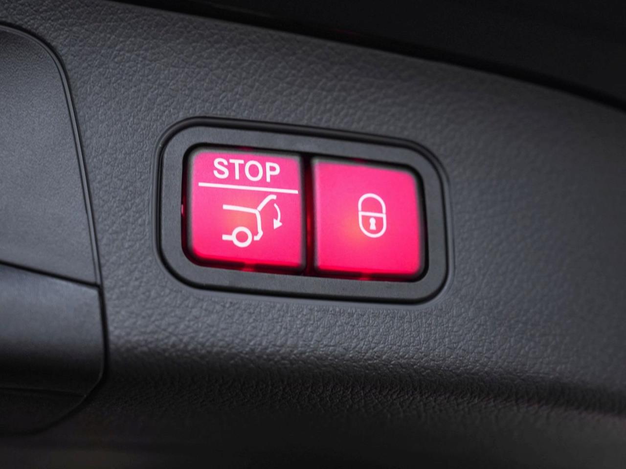 Mercedes-Benz GLA 220 d 4MATIC AMG Night Panorama 360° HUD AHK