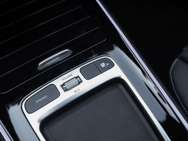 Mercedes-Benz GLA 220 d 4MATIC AMG Night Panorama 360° HUD AHK