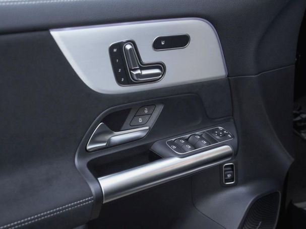 Mercedes-Benz GLA 220 d 4MATIC AMG Night Panorama 360° HUD AHK