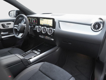 Mercedes-Benz GLA 220 d 4MATIC AMG Night Panorama 360° HUD AHK