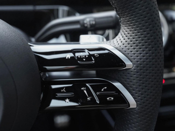 Mercedes-Benz GLA 220 d 4MATIC AMG Night Panorama 360° HUD AHK