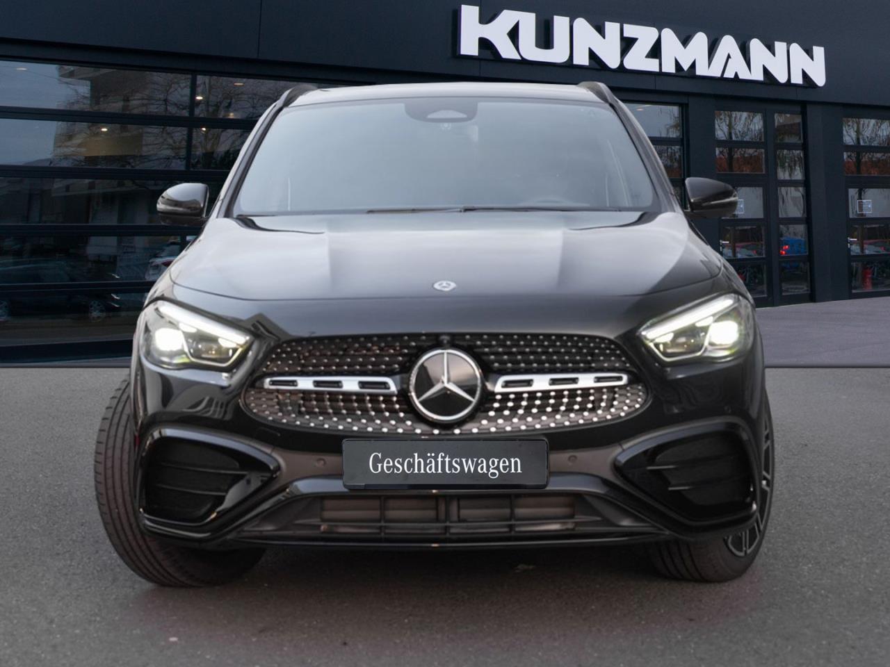 Mercedes-Benz GLA 220 d 4MATIC AMG Night Panorama 360° HUD AHK