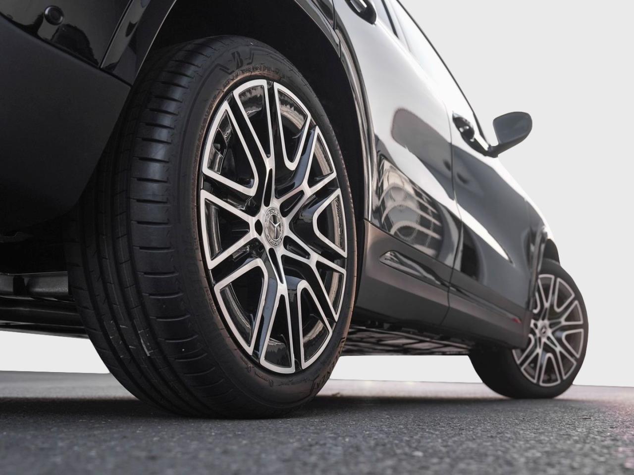 Mercedes-Benz GLA 220 d 4MATIC AMG Night Panorama 360° HUD AHK