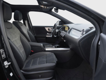 Mercedes-Benz GLA 220 d 4MATIC AMG Night Panorama 360° HUD AHK