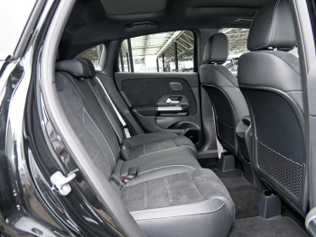 Mercedes-Benz GLA 220 d 4MATIC AMG Night Panorama 360° AHK