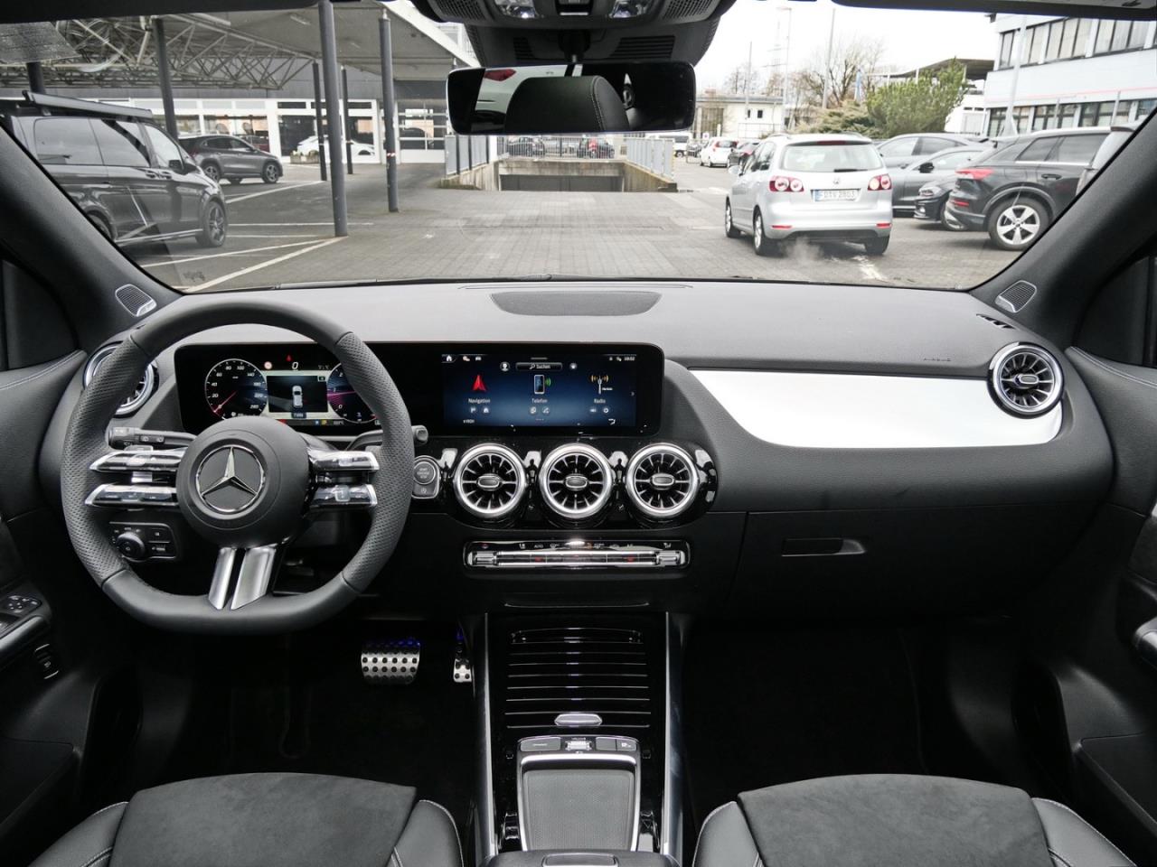 Mercedes-Benz GLA 220 d 4MATIC AMG Night Panorama 360° AHK