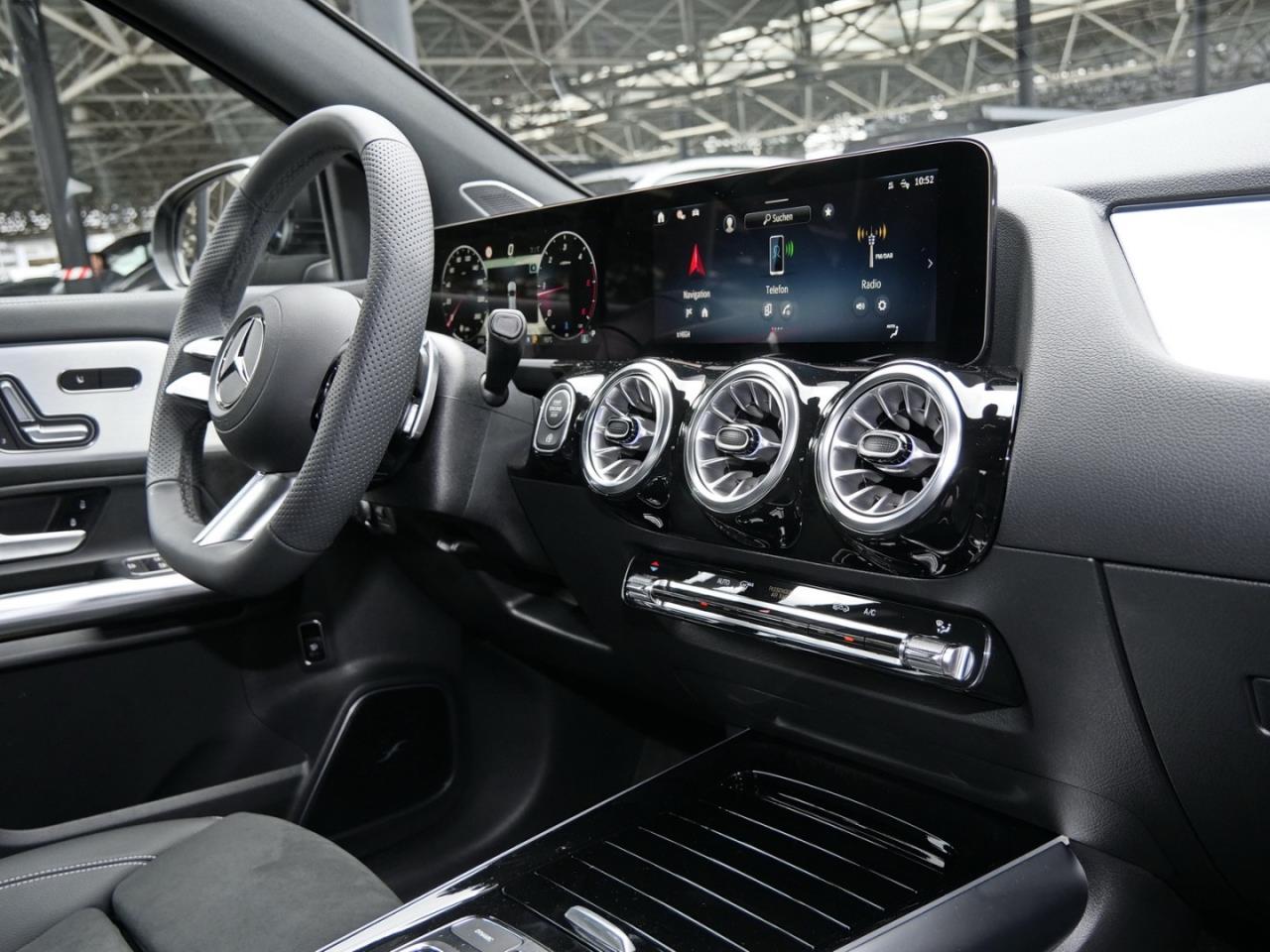 Mercedes-Benz GLA 220 d 4MATIC AMG Night Panorama 360° AHK