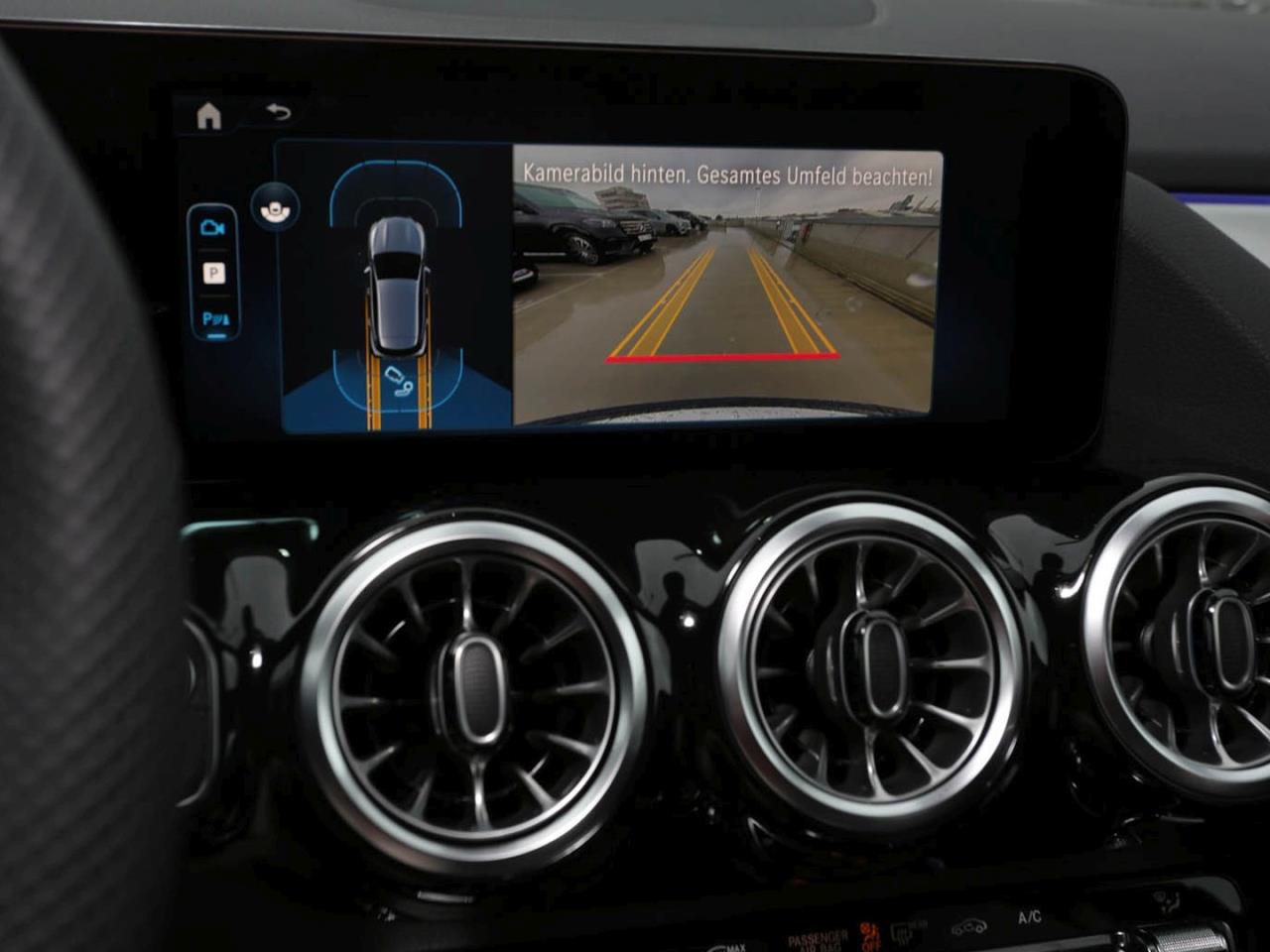 Mercedes-Benz GLA 220 d 4MATIC AMG Night Panorama Kamera AHK