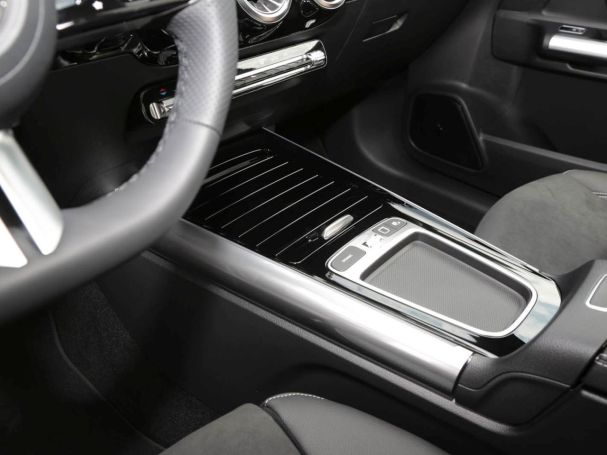 Mercedes-Benz GLA 220 d 4MATIC AMG Night Panorama Kamera AHK Mercedes-Benz GLA 220 d 4MATIC AMG Night Panorama Kamera AHK