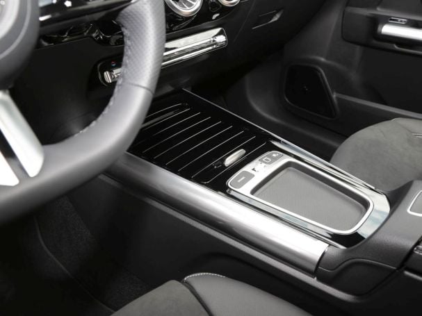Mercedes-Benz GLA 220 d 4MATIC AMG Night Panorama Kamera AHK Mercedes-Benz GLA 220 d 4MATIC AMG Night Panorama Kamera AHK