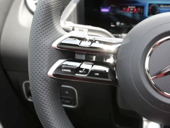 Mercedes-Benz GLA 220 d 4MATIC AMG Night Panorama Kamera AHK