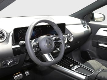 Mercedes-Benz GLA 220 d 4MATIC AMG Night Panorama Kamera AHK