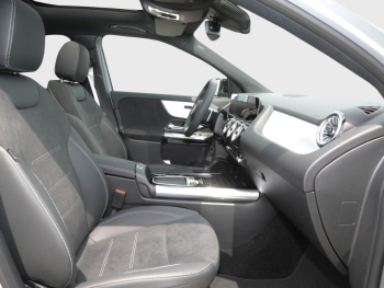 Mercedes-Benz GLA 220 d 4MATIC AMG Night Panorama Kamera AHK