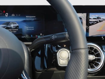Mercedes-Benz GLA 220 d 4MATIC AMG MBUX Navi Panorama AHK 360°