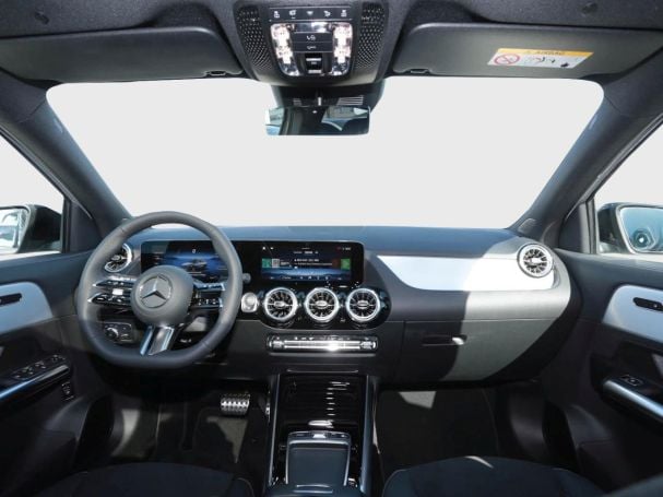 Mercedes-Benz GLA 220 d 4MATIC AMG MBUX Navi Panorama AHK 360° Mercedes-Benz GLA 220 d 4MATIC AMG MBUX Navi Panorama AHK 360°