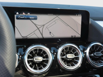 Mercedes-Benz GLA 220 d 4MATIC AMG MBUX Navi Panorama AHK 360°