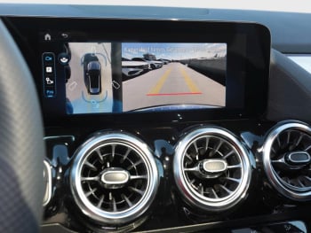 Mercedes-Benz GLA 220 d 4MATIC AMG MBUX Navi Panorama AHK 360°