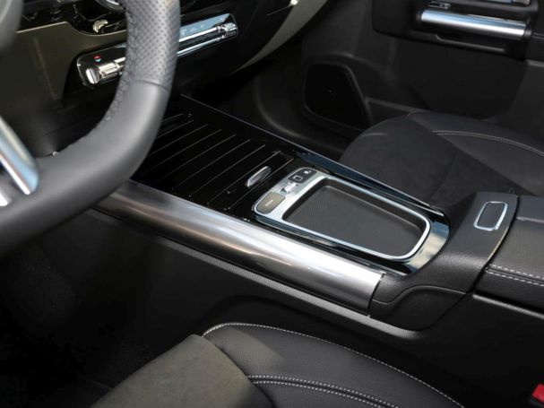 Mercedes-Benz GLA 220 d 4MATIC AMG MBUX Navi Panorama AHK 360° Mercedes-Benz GLA 220 d 4MATIC AMG MBUX Navi Panorama AHK 360°