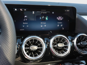 Mercedes-Benz GLA 220 d 4MATIC AMG MBUX Navi Panorama AHK 360°