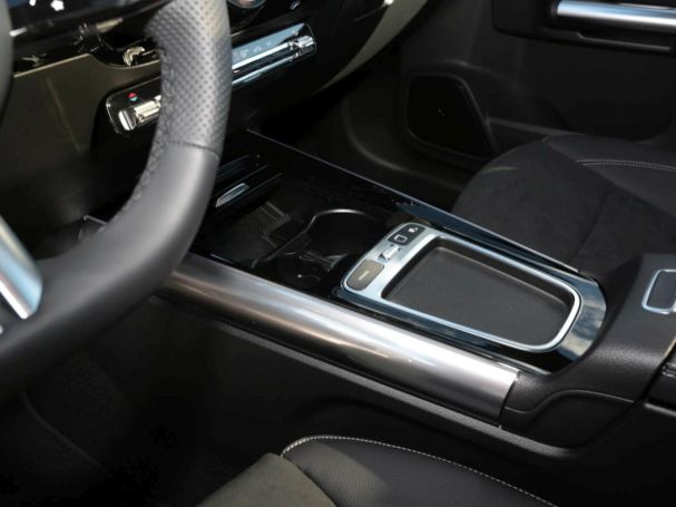 Mercedes-Benz GLA 220 d 4MATIC AMG MBUX Navi Panorama AHK 360° Mercedes-Benz GLA 220 d 4MATIC AMG MBUX Navi Panorama AHK 360°