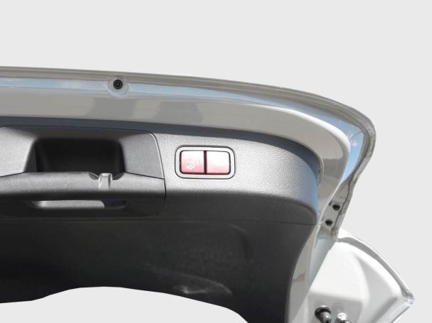 Mercedes-Benz GLA 220 d 4MATIC AMG MBUX Navi Panorama AHK 360° Mercedes-Benz GLA 220 d 4MATIC AMG MBUX Navi Panorama AHK 360°