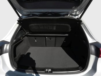 Mercedes-Benz GLA 220 d 4MATIC AMG MBUX Navi Panorama AHK 360°