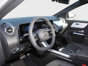 Mercedes-Benz GLA 220 d 4MATIC AMG MBUX Navi Panorama AHK 360°