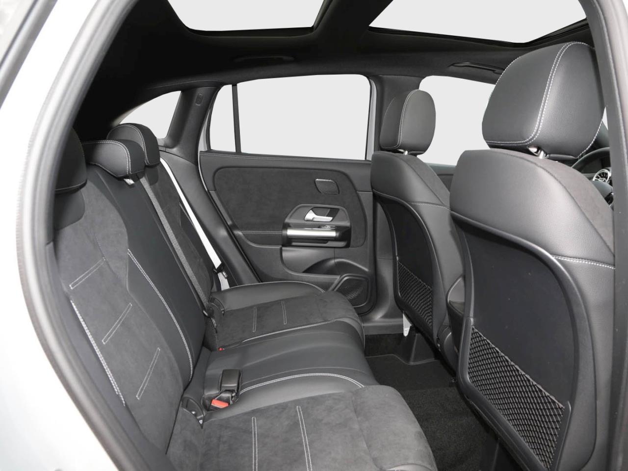 Mercedes-Benz GLA 220 d 4MATIC AMG Night Panorama Kamera AHK