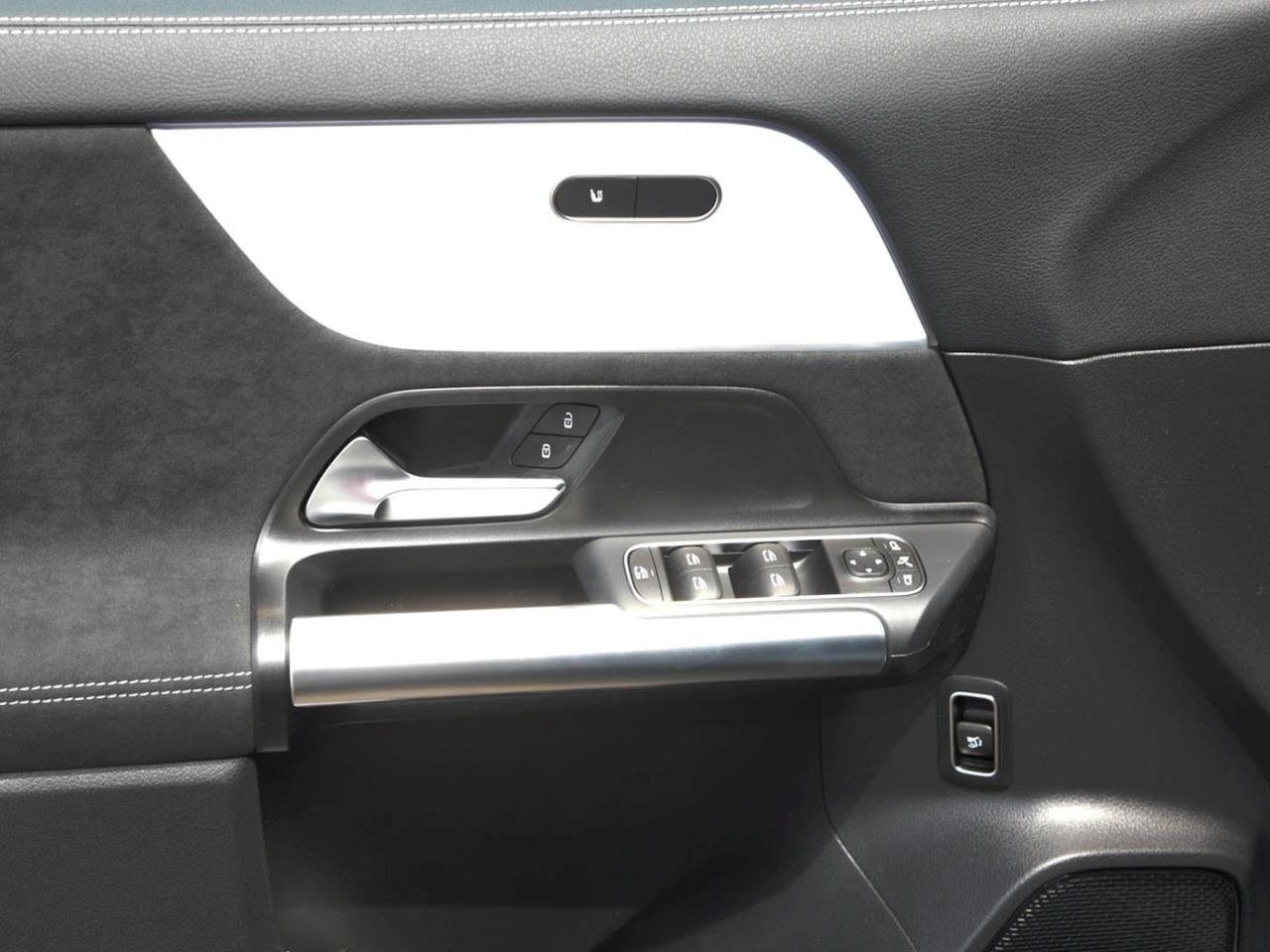 Mercedes-Benz GLA 220 d 4MATIC AMG Night Panorama Kamera AHK