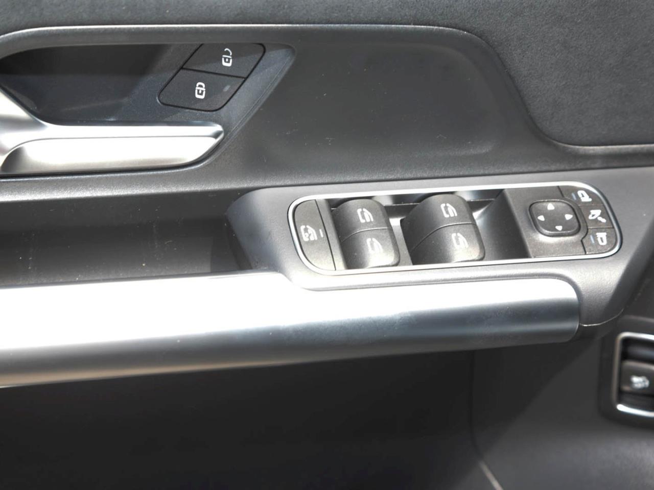 Mercedes-Benz GLA 220 d 4MATIC AMG Night Panorama Kamera AHK