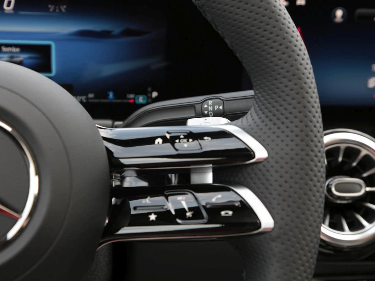 Mercedes-Benz GLA 220 d 4MATIC AMG Night Panorama Kamera AHK