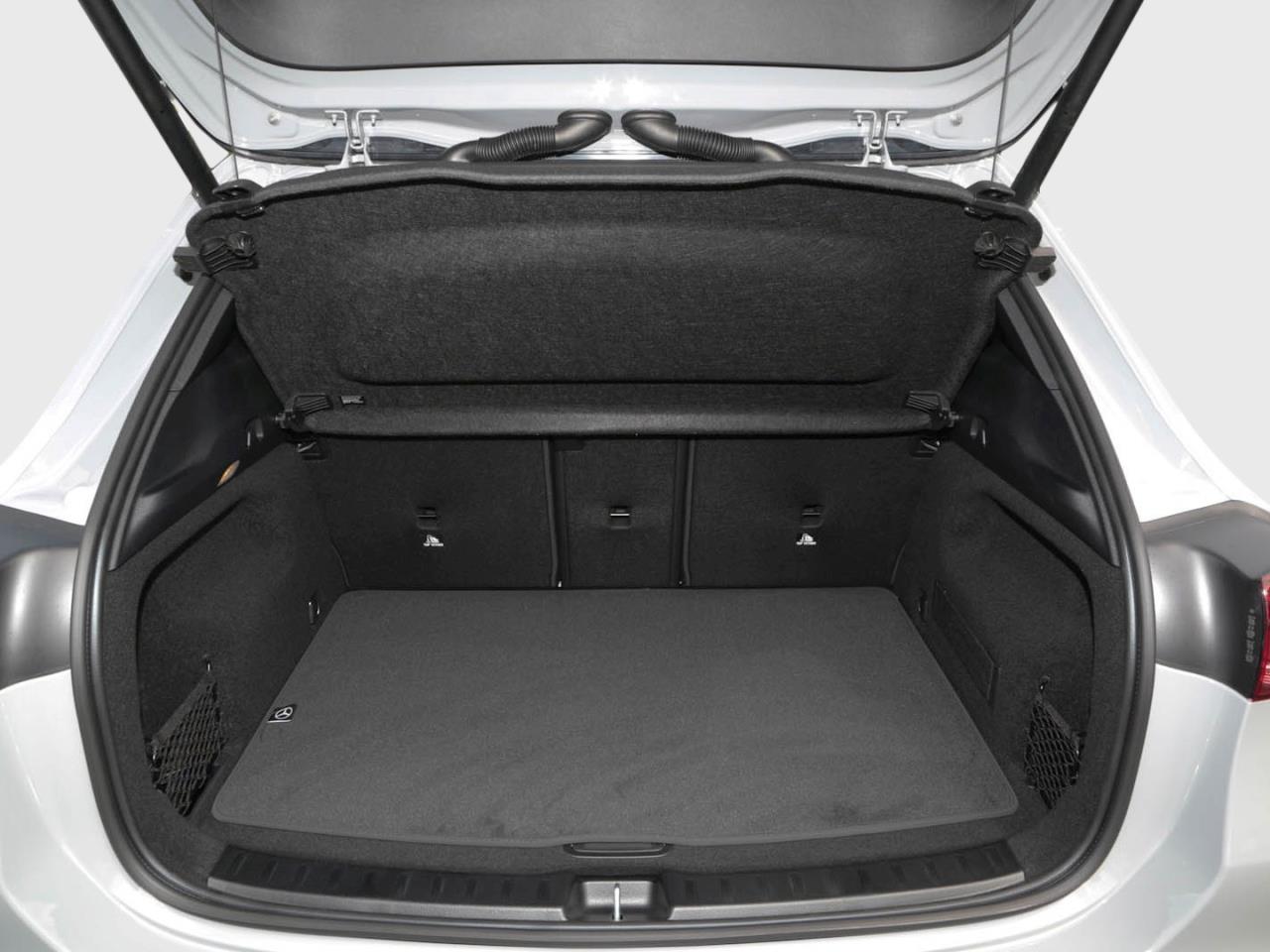 Mercedes-Benz GLA 220 d 4MATIC AMG Night Panorama Kamera AHK