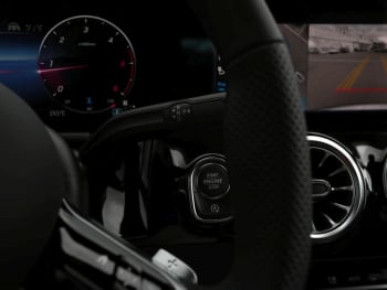 Mercedes-Benz GLA 220 d 4MATIC AMG Night Panorama AHK HUD 360°