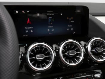 Mercedes-Benz GLA 220 d 4MATIC AMG Night Panorama AHK HUD 360°