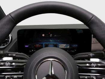 Mercedes-Benz GLA 220 d 4MATIC AMG Night Panorama AHK HUD 360°