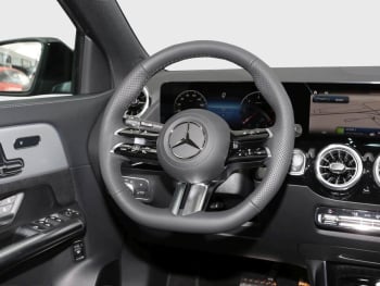 Mercedes-Benz GLA 220 d 4MATIC AMG Night Panorama AHK HUD 360°