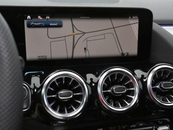 Mercedes-Benz GLA 220 d 4MATIC AMG Night 360° Panorama HeadUp Mercedes-Benz GLA 220 d 4MATIC AMG Night 360° Panorama HeadUp