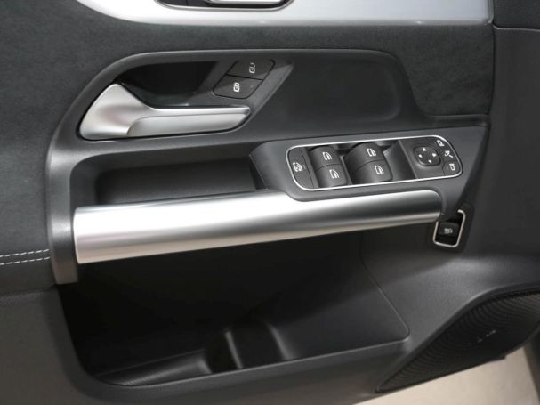 Mercedes-Benz GLA 220 d 4MATIC AMG Night 360° Panorama HeadUp Mercedes-Benz GLA 220 d 4MATIC AMG Night 360° Panorama HeadUp