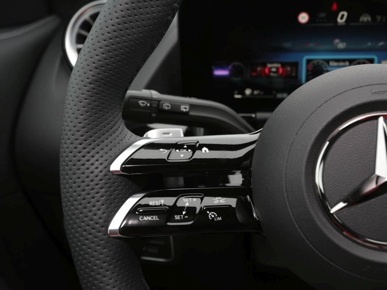 Mercedes-Benz GLA 220 d 4MATIC AMG Night 360° Panorama HeadUp