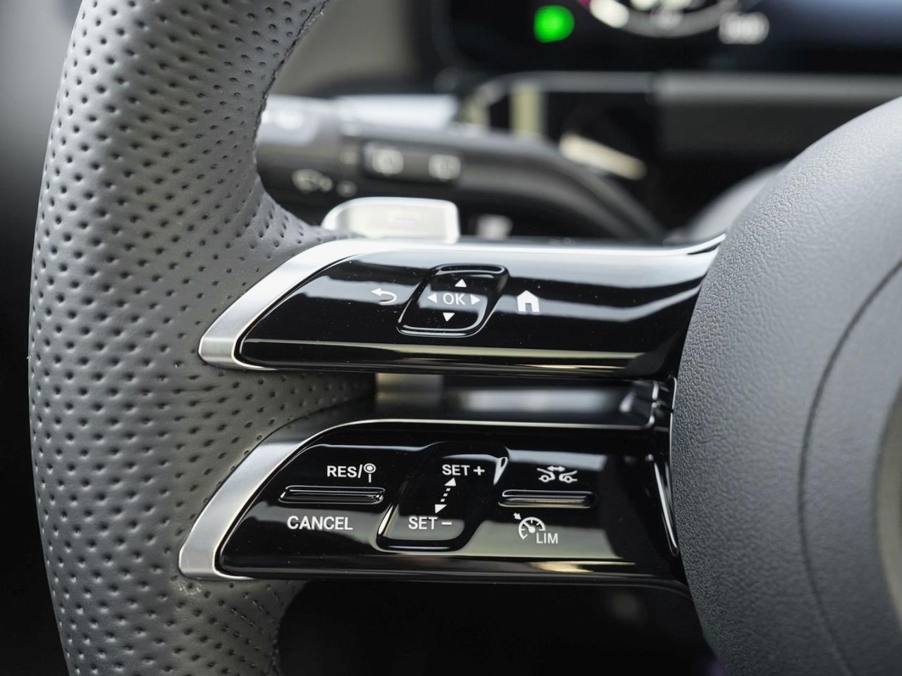 Mercedes-Benz GLA 220 d 4MATIC Night Distronic Navi 360°K AHK