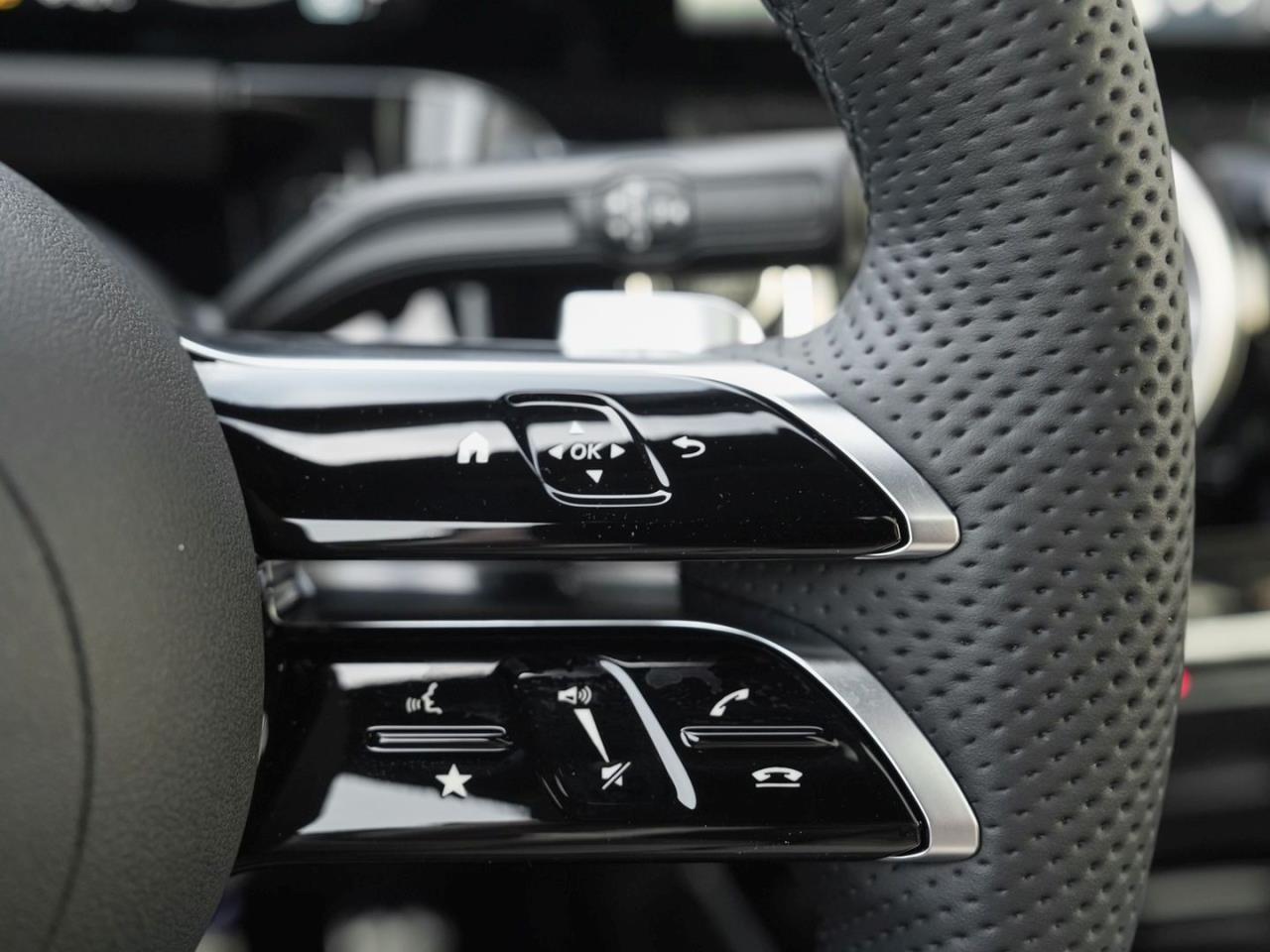 Mercedes-Benz GLA 220 d 4MATIC Night Distronic Navi 360°K AHK