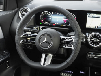 Mercedes-Benz GLA 220 d 4MATIC Night Distronic Navi 360°K AHK