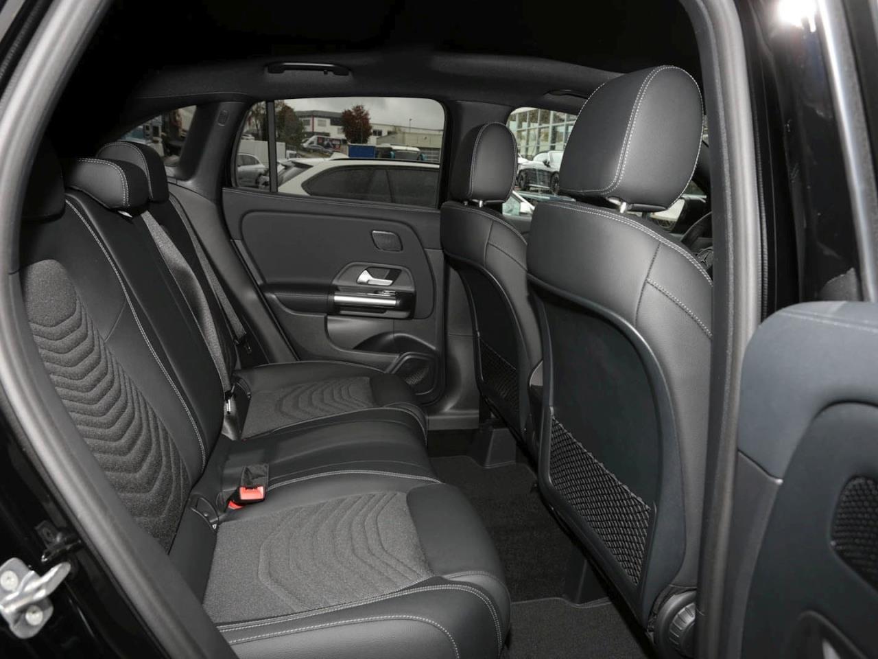 Mercedes-Benz GLA 220 d 4MATIC Progressive Night Panorama AHK