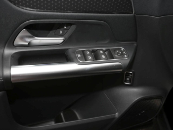 Mercedes-Benz GLA 220 d 4MATIC Progressive Night Panorama AHK