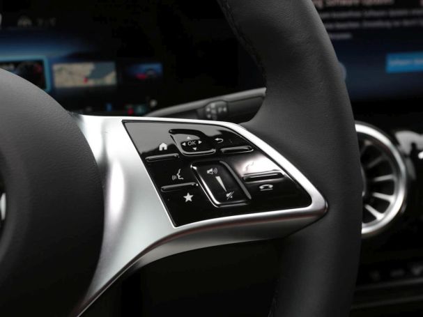 Mercedes-Benz GLA 220 d 4MATIC Progressive Night Panorama AHK Mercedes-Benz GLA 220 d 4MATIC Progressive Night Panorama AHK