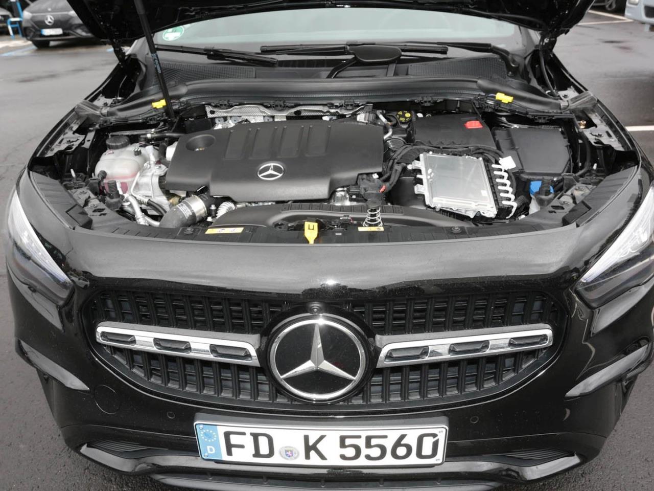 Mercedes-Benz GLA 220 d 4MATIC Progressive Night Panorama AHK Mercedes-Benz GLA 220 d 4MATIC Progressive Night Panorama AHK