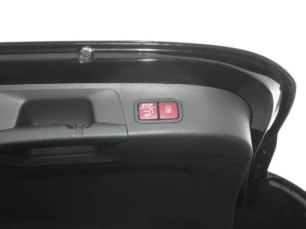 Mercedes-Benz GLA 220 d 4MATIC Progressive Night Panorama AHK